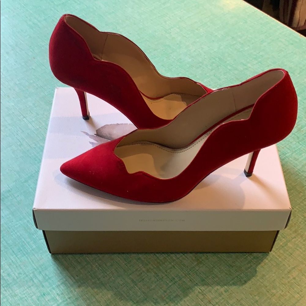 Red Pumps with Scalloped Edges & Pointed Toe